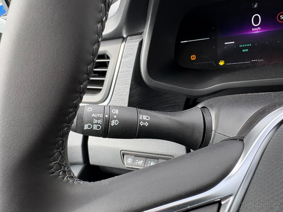 Renault Trafic 2.0dCi do 2,49t, Spaní, Topení - 16