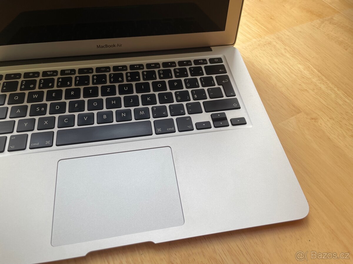 MacBook Air 2017 - 16