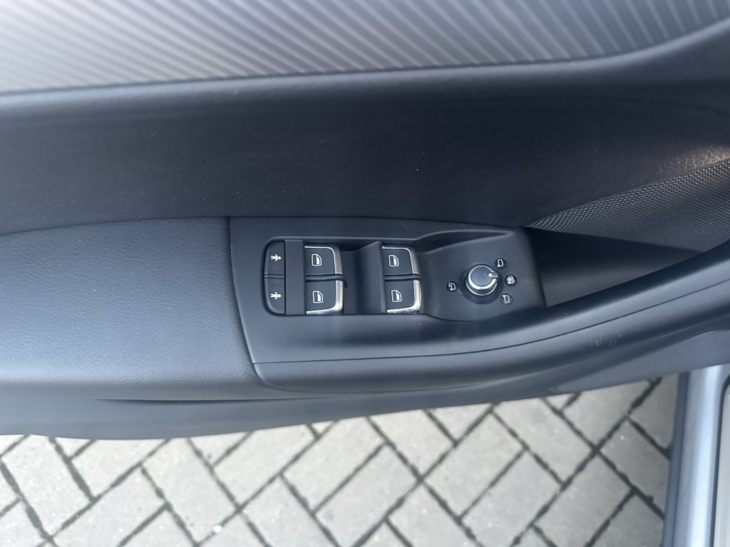 Audi Q3 2.0 TDi 110kW 4x4 - 16