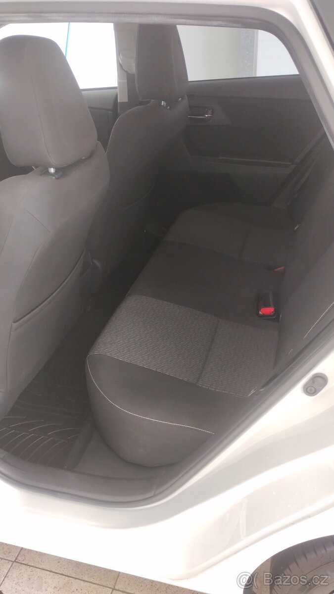 Auris 1.6 - 16