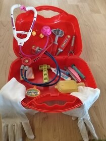 houpačka,kostičky,spoustu krásných hraček - 16