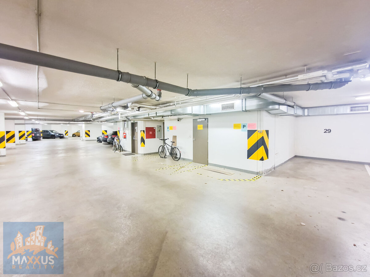 Pronájem světlého bytu 2+kk (52 m2) s balkonem, sklepem a GS - 16