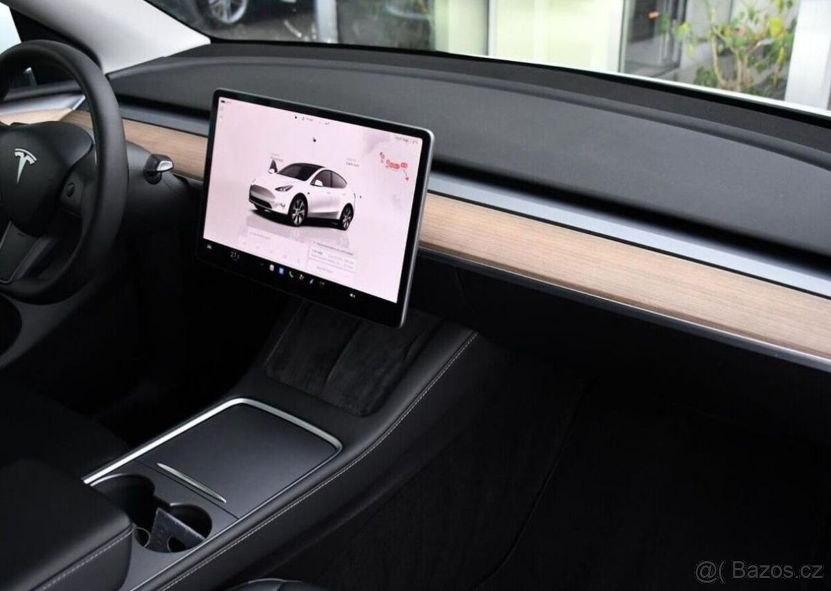 Tesla Model Y STANDARD RANGE 1M SoH 96% - 16