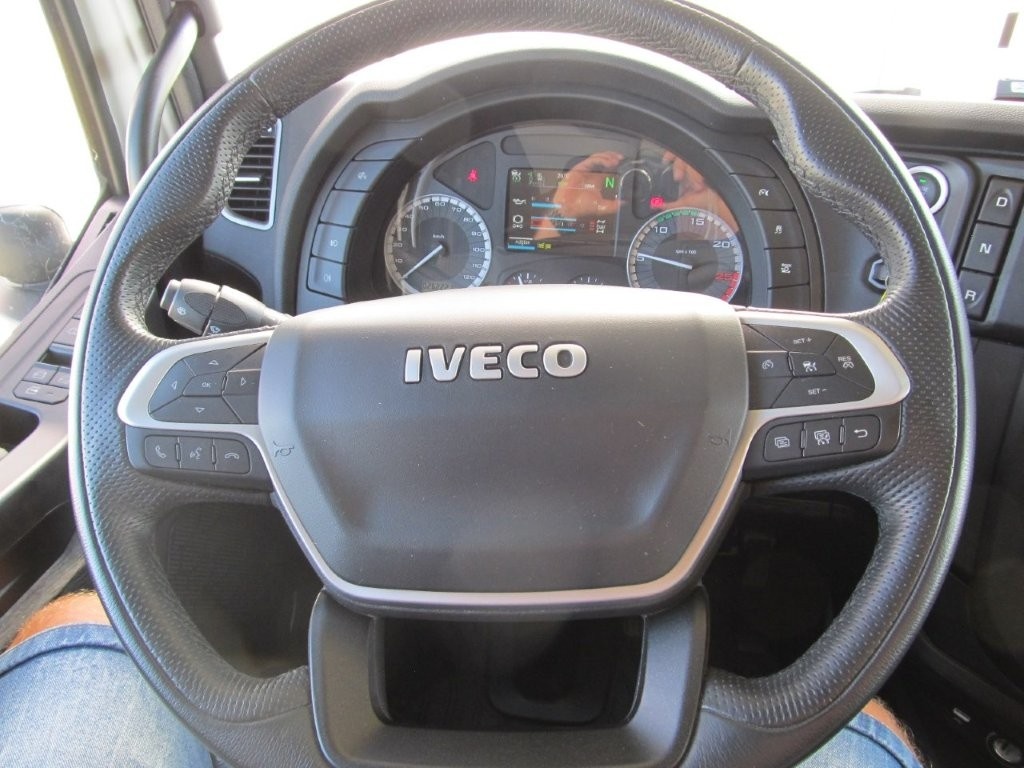 IVECO AS440 - 16