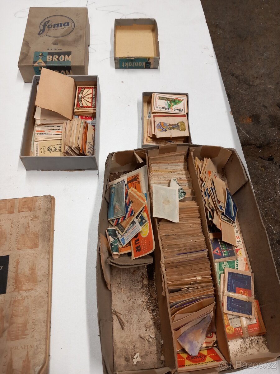 znamky pohlednice viněty etikety učty prospekty obalky - 16