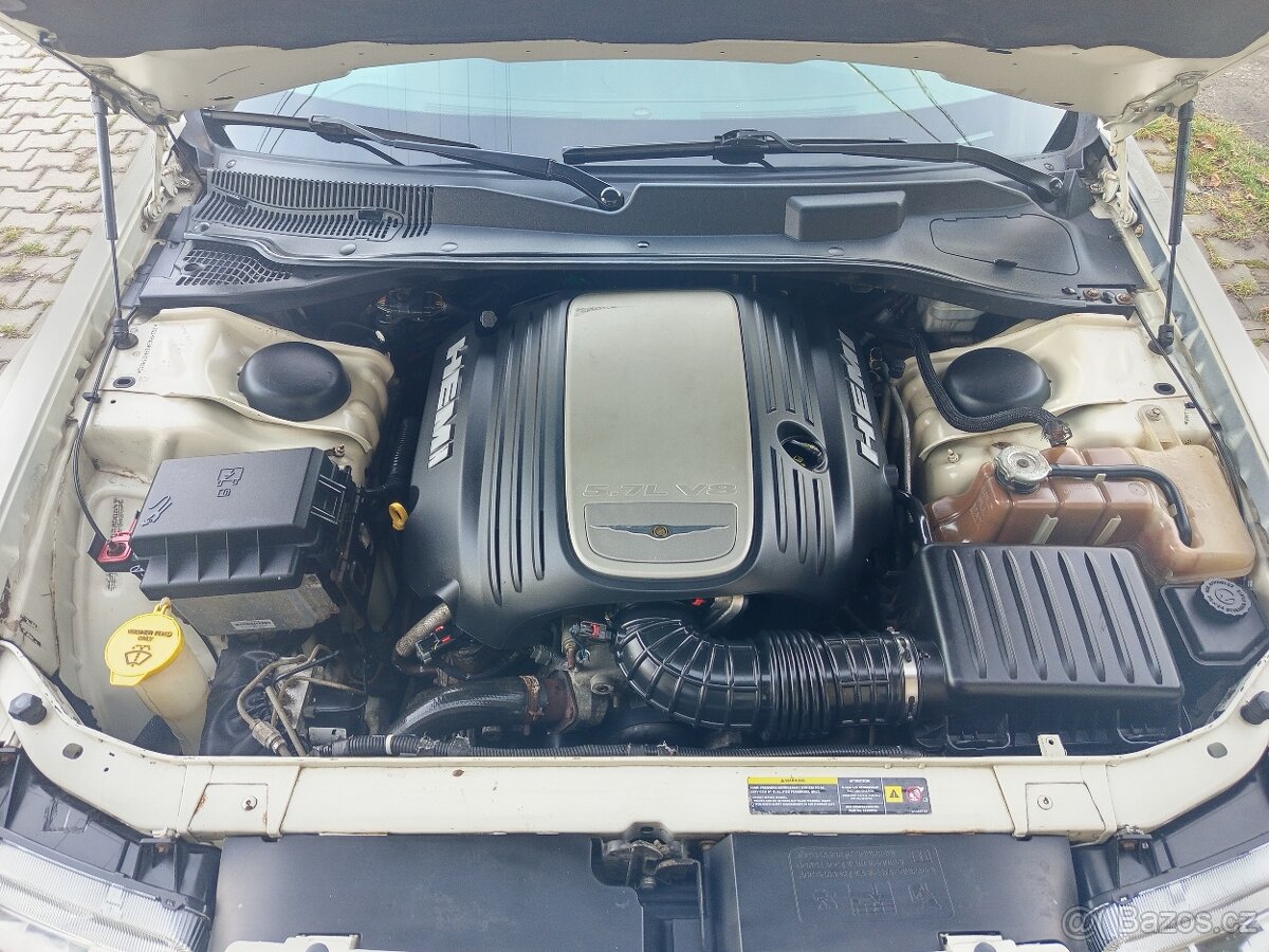 CHRYSLER 300C 5.7HEMI AWD VÝMĚNA MOŽNÁ - 16