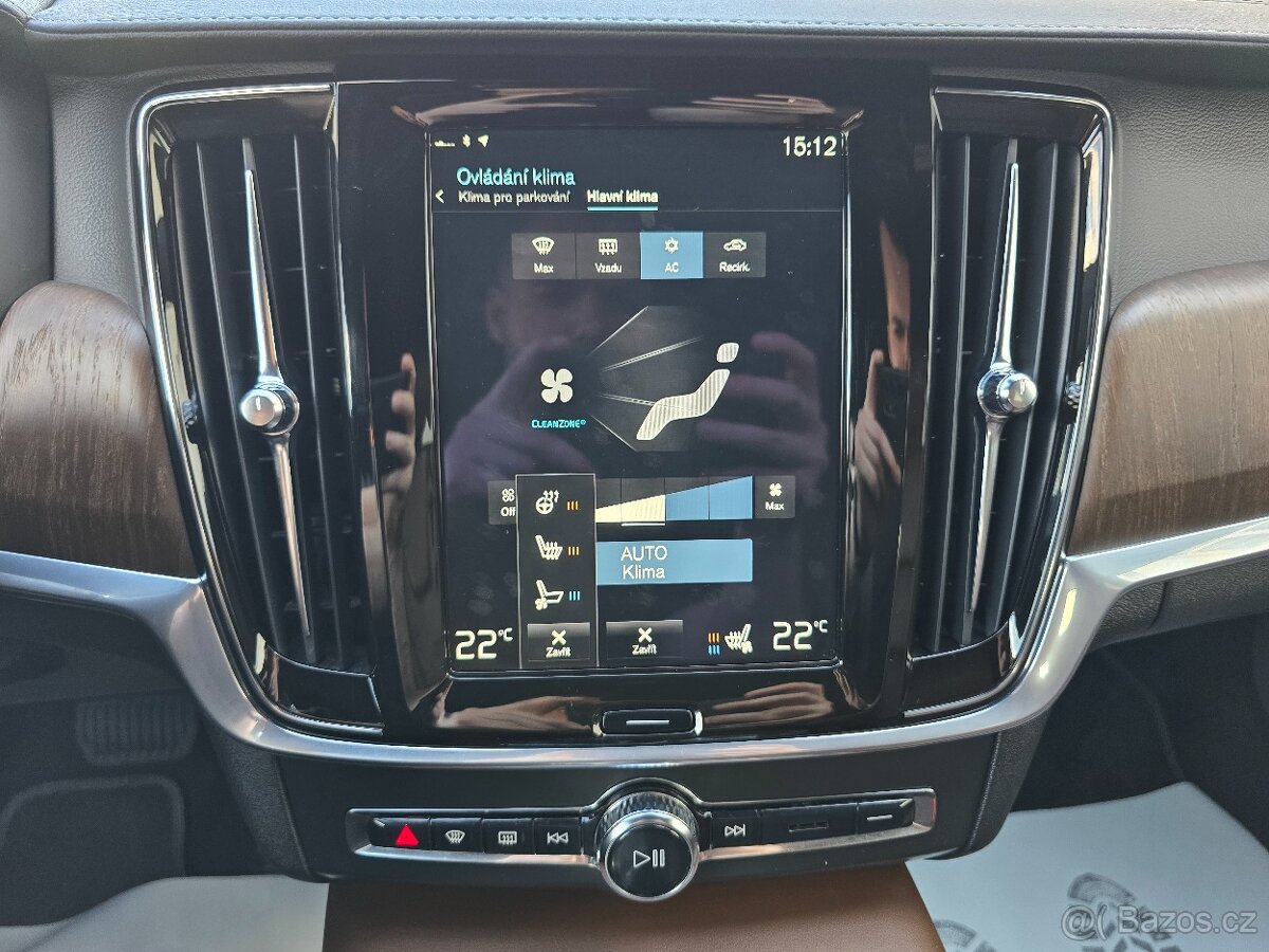 VOLVO V90 2,0 221kW B6 AWD 4x4 INSCRIPTION Auto 2021 ČR DPH - 16