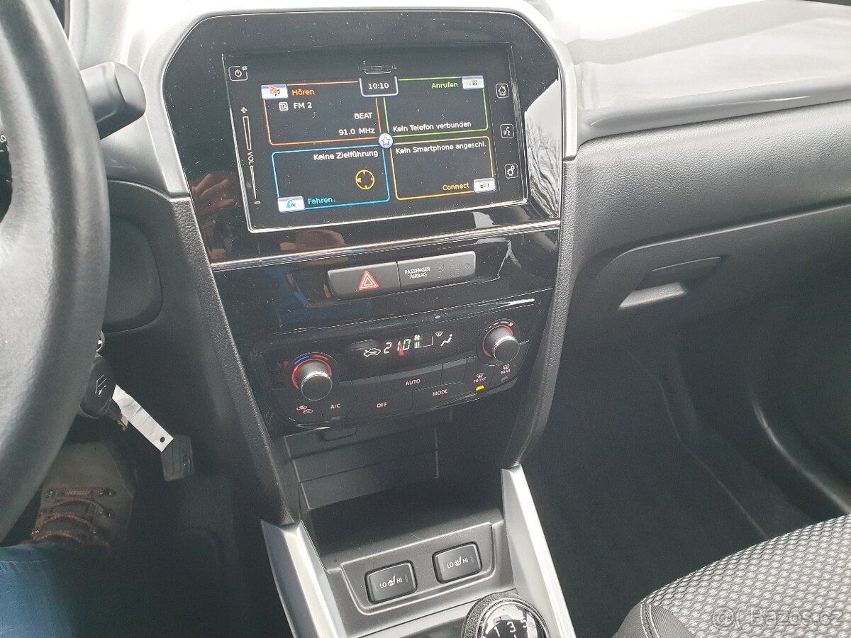 Suzuki Vitara 4x4 1.6i 88KW NAVI KAMERA Servis SUZUKI - 16