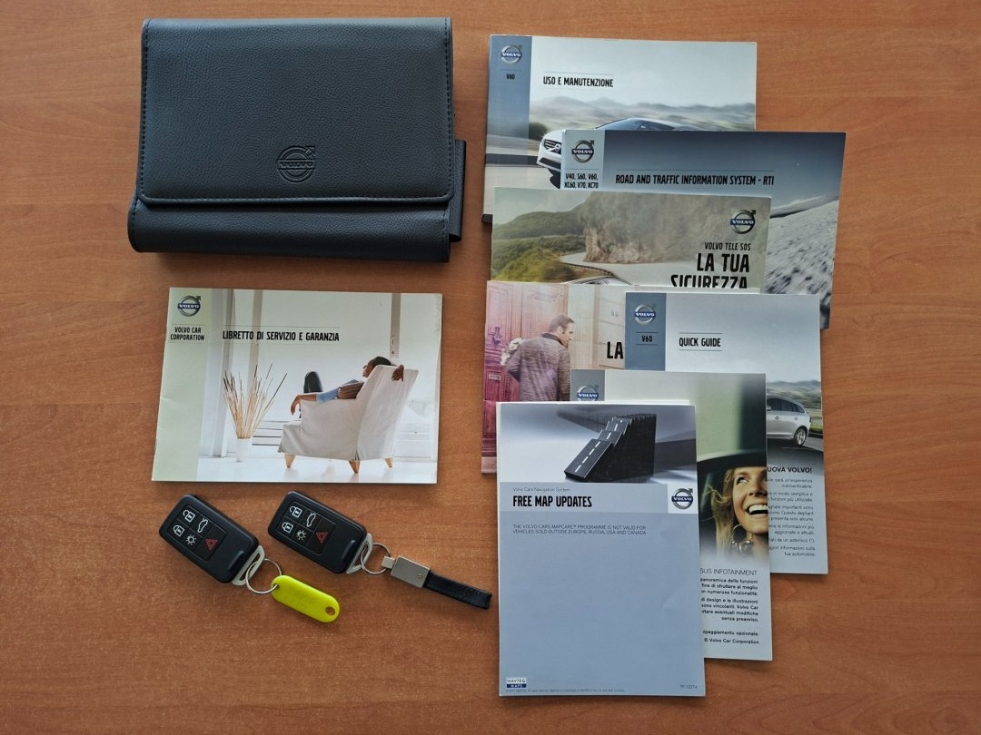 VOLVO V60 2.0D4 120kW R-DESIGN - 16