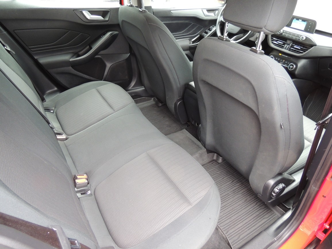 Ford Focus Combi 1.0i,92kw,2019,ČR,1.majitel,-21%DPH - 16