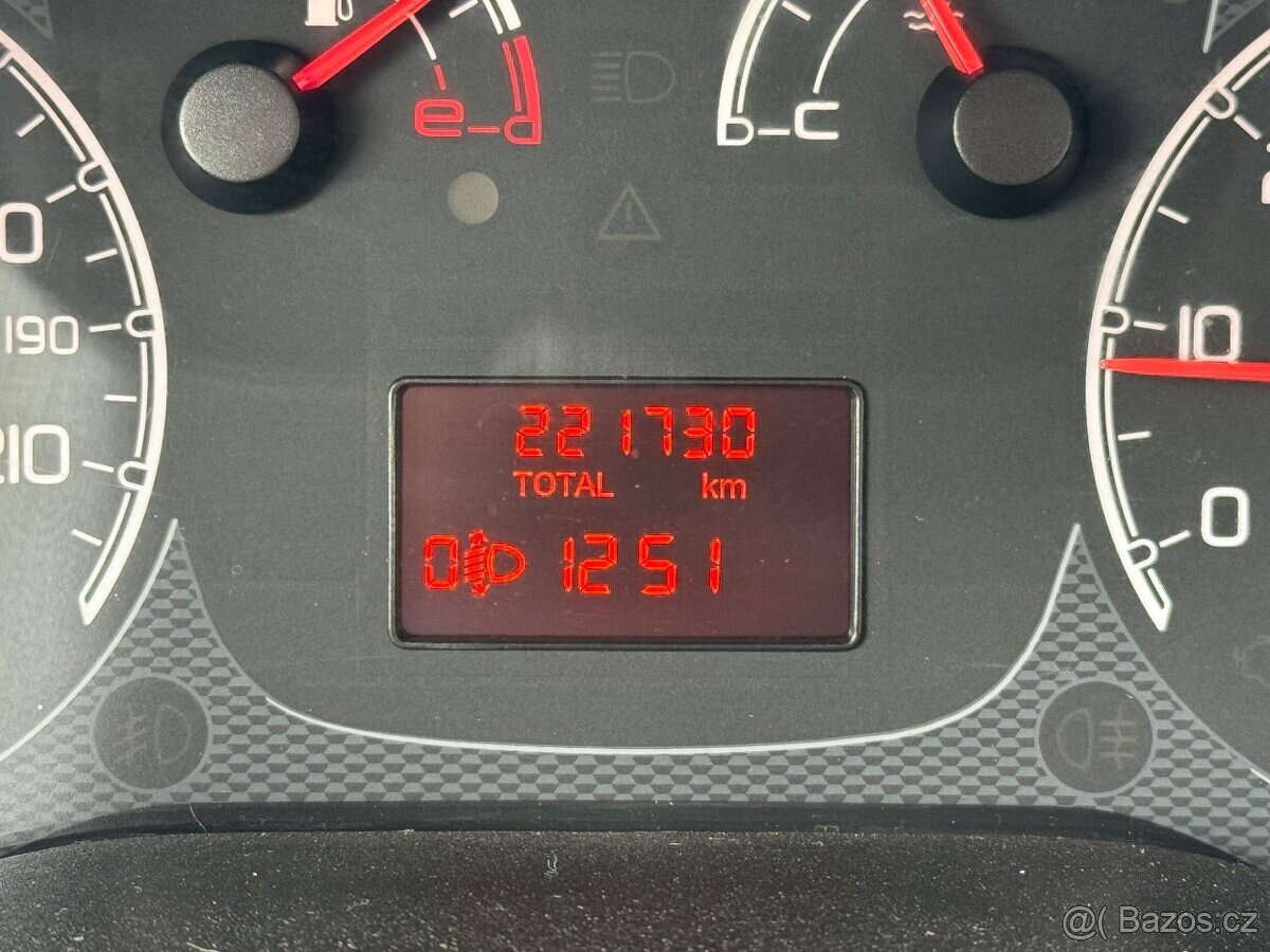 Fiat DOBLO PANORAMA 1.4i 70kw, KLIMATIZACE, NOVÁ STK, 5 MÍST - 16