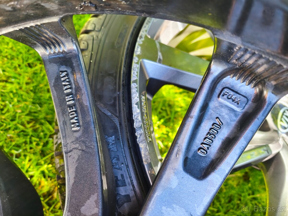 Dvourozměrná zimní sada KIA Stinger r19 5x114,3 - 16