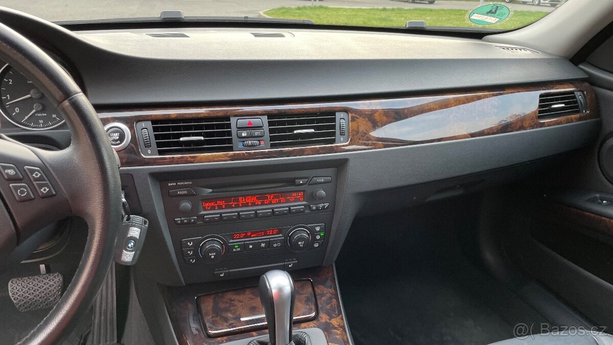 BMW E91 325i XENONY - 16