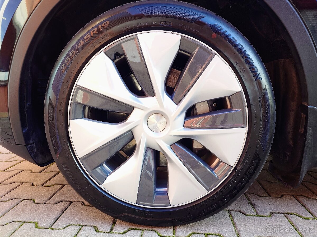 Tesla Model Y 2023 Standard Range 220 kW - 16