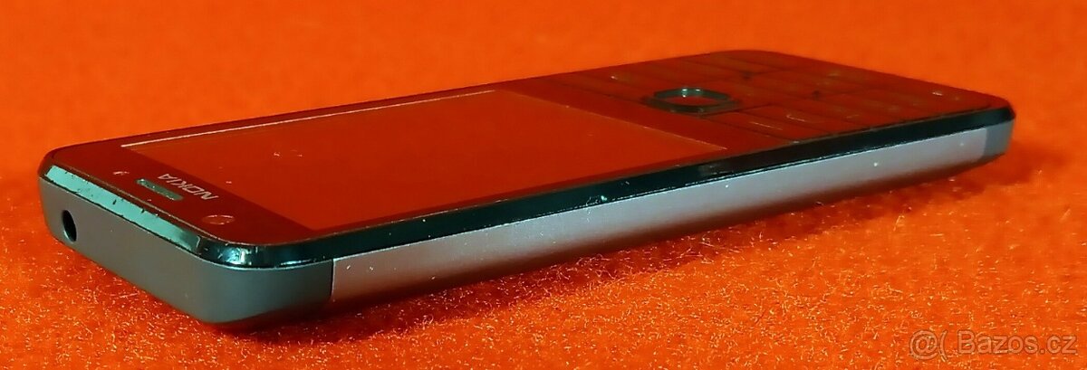 mobilni telefon Nokia 230, aluminium back, rok 2017 - 16