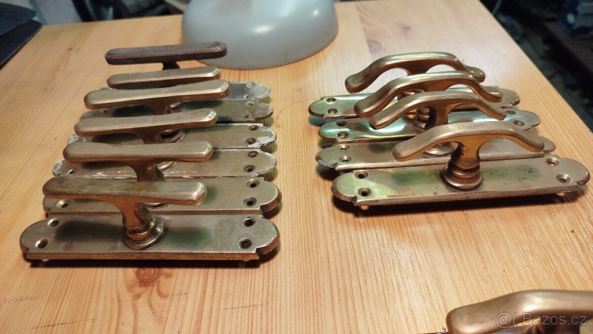 Mosazné kování - 16