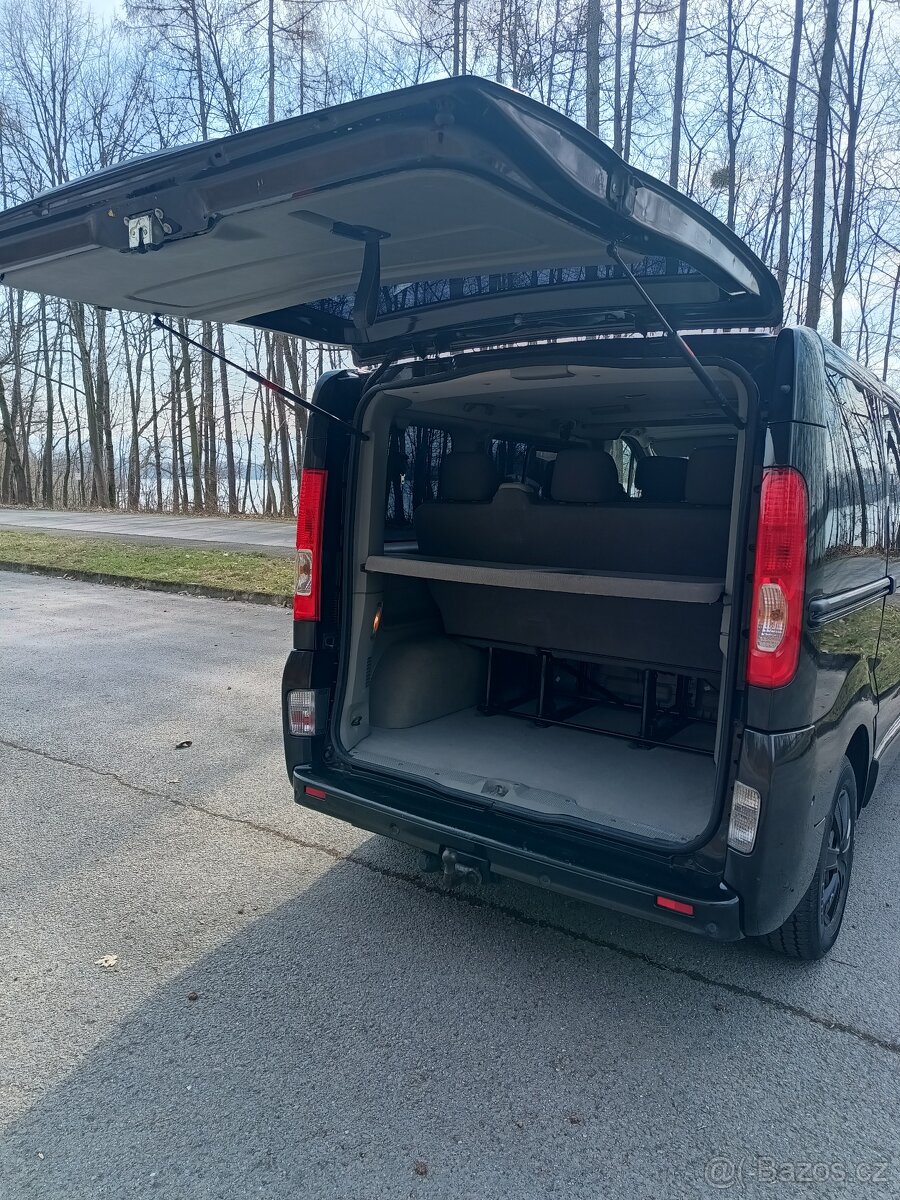 Opel Vivaro Tour 2008 - 7 míst - 16