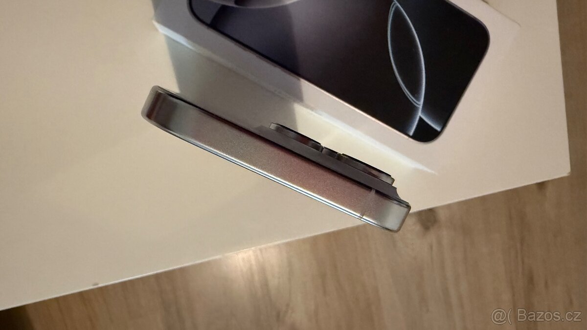 iPhone 16 Pro 256 GB bílý - TOP STAV + 2 ROKY ZÁRUKA - 16