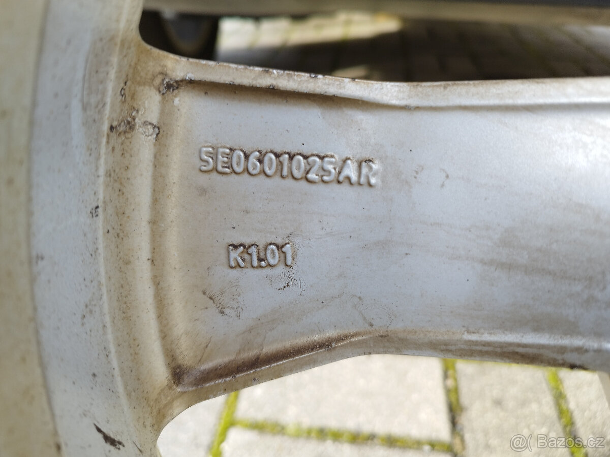 ALU 7x17 ET45 zimni pneu Nokian 225/50 R17 - 16