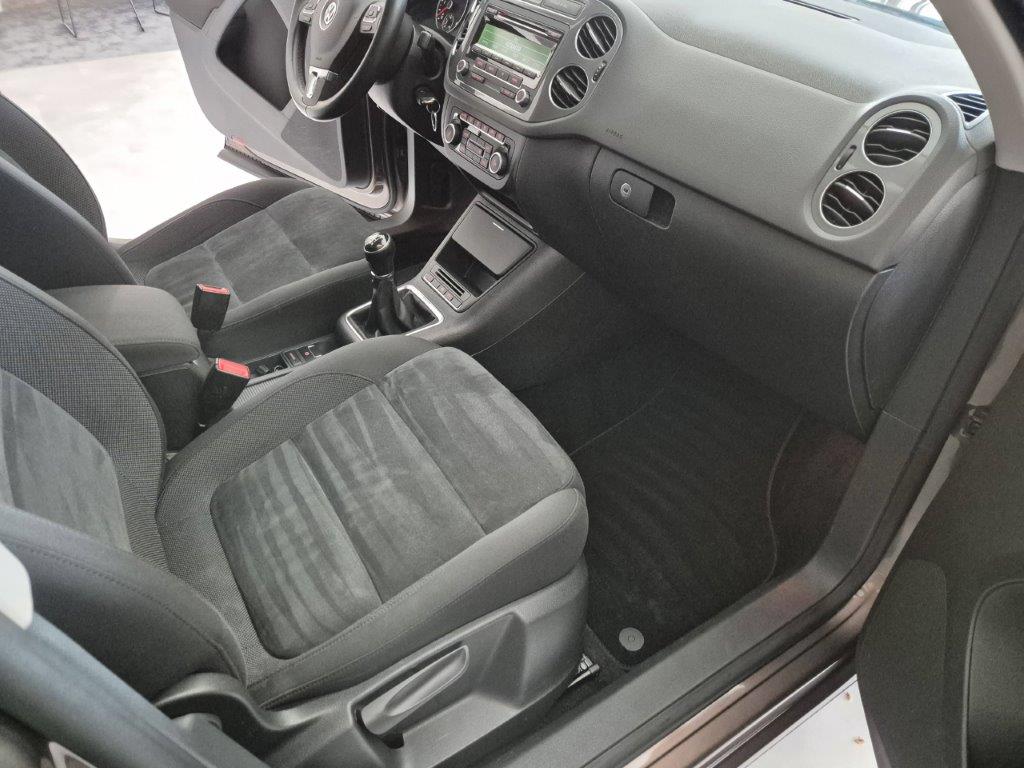 Volkswagen Tiguan 2.0 TDI 4 MOTION R-Line - 16