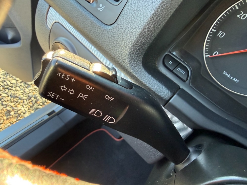 Volkswagen Golf 1.6i 75Kw Comfortline Automat - 16