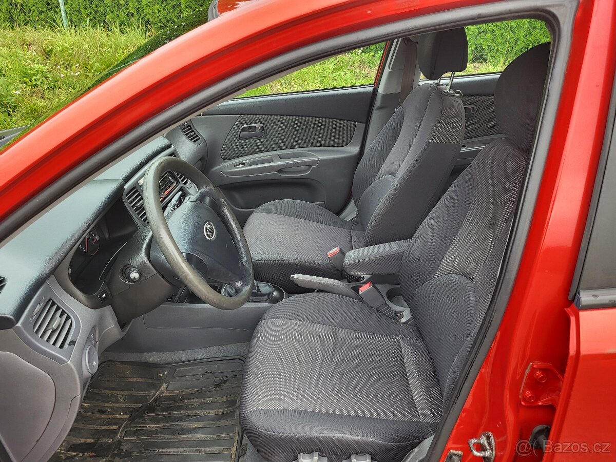 Kia Rio 1.4i 71kw nová STK - 16