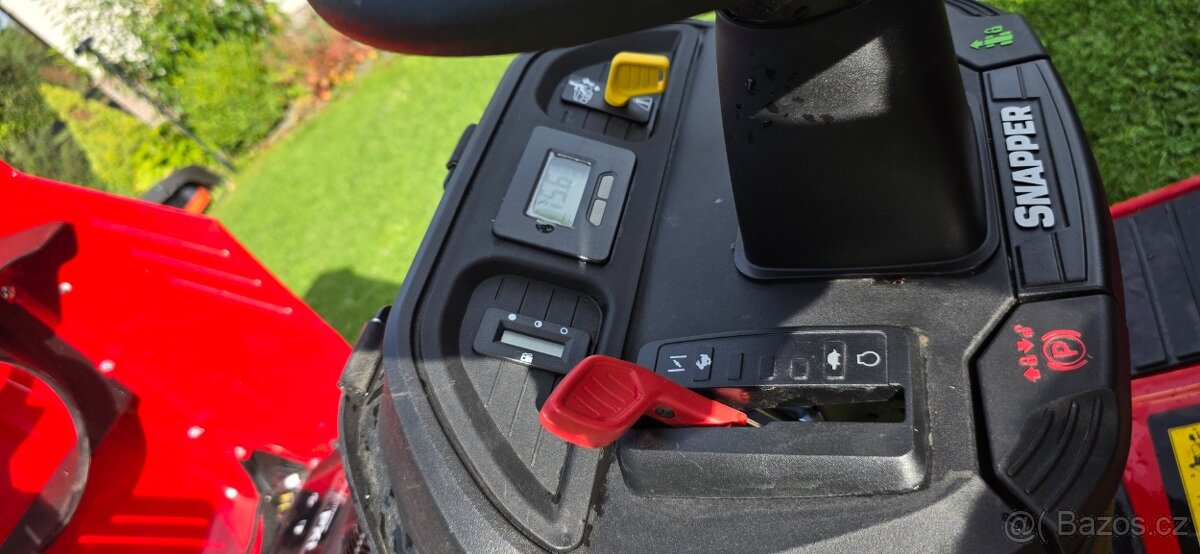 Briggs&Stratton SNAPPER RPX360 Travní traktor - 16
