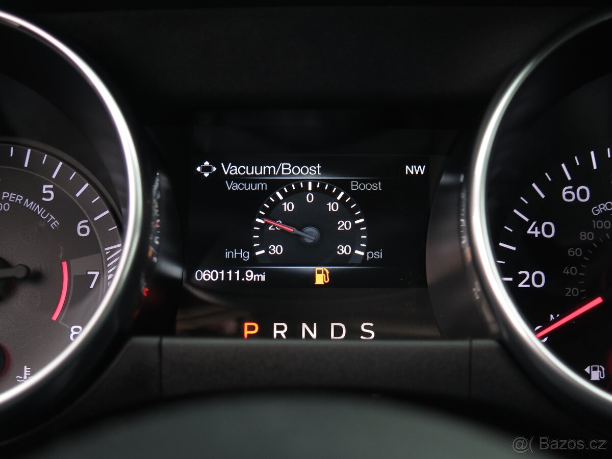 Ford Mustang, 2.3 TURBO - po velkém servisu, původ USA - 16