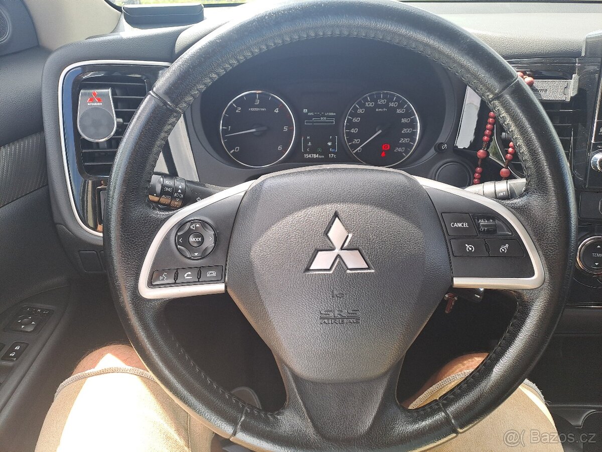 Prodám Mitsubishi Outlander 2014, 2.2 Dizel,Najeto 155000 - 16