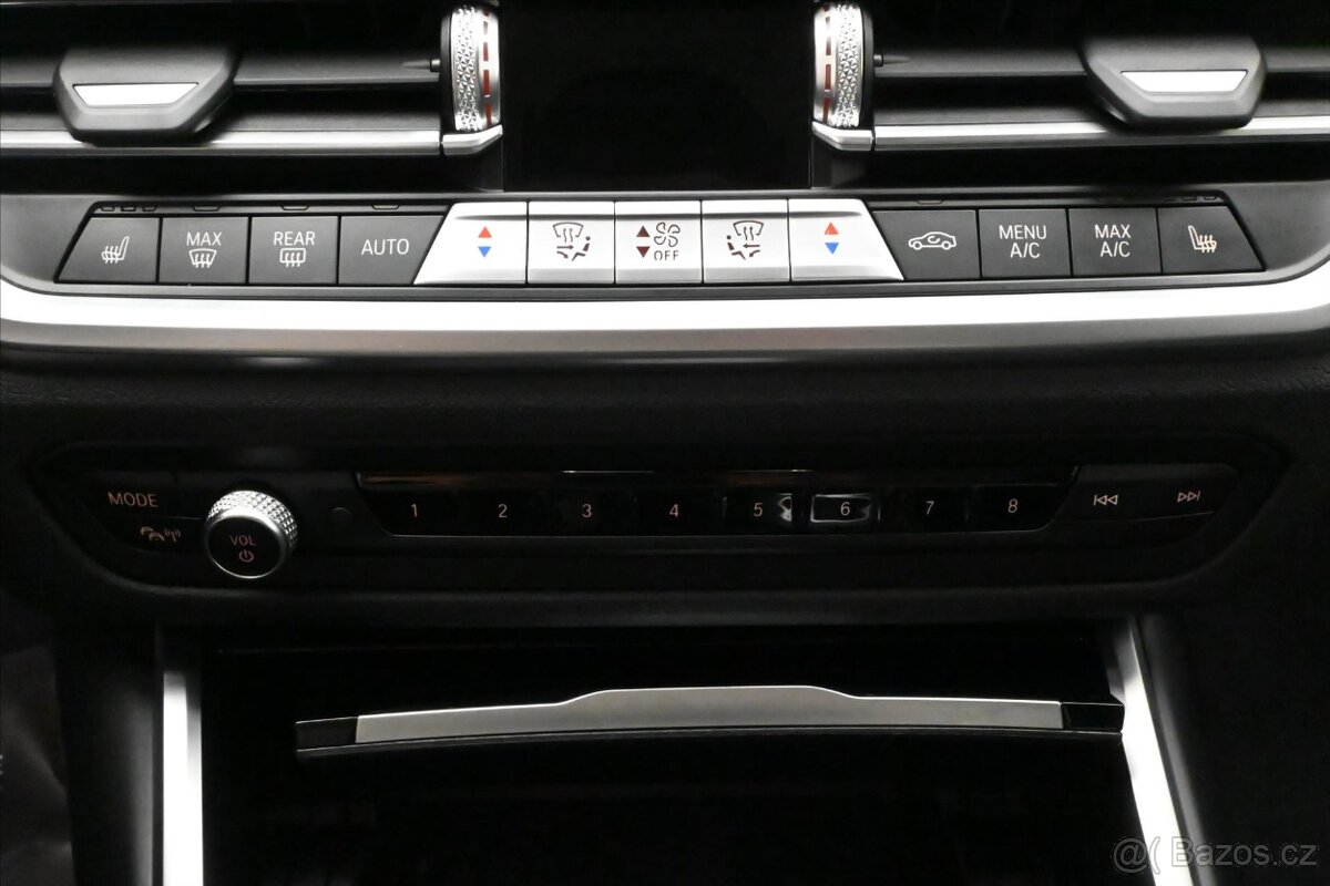 BMW Řada 3 2,0 320d 140kW Steptronic - 16
