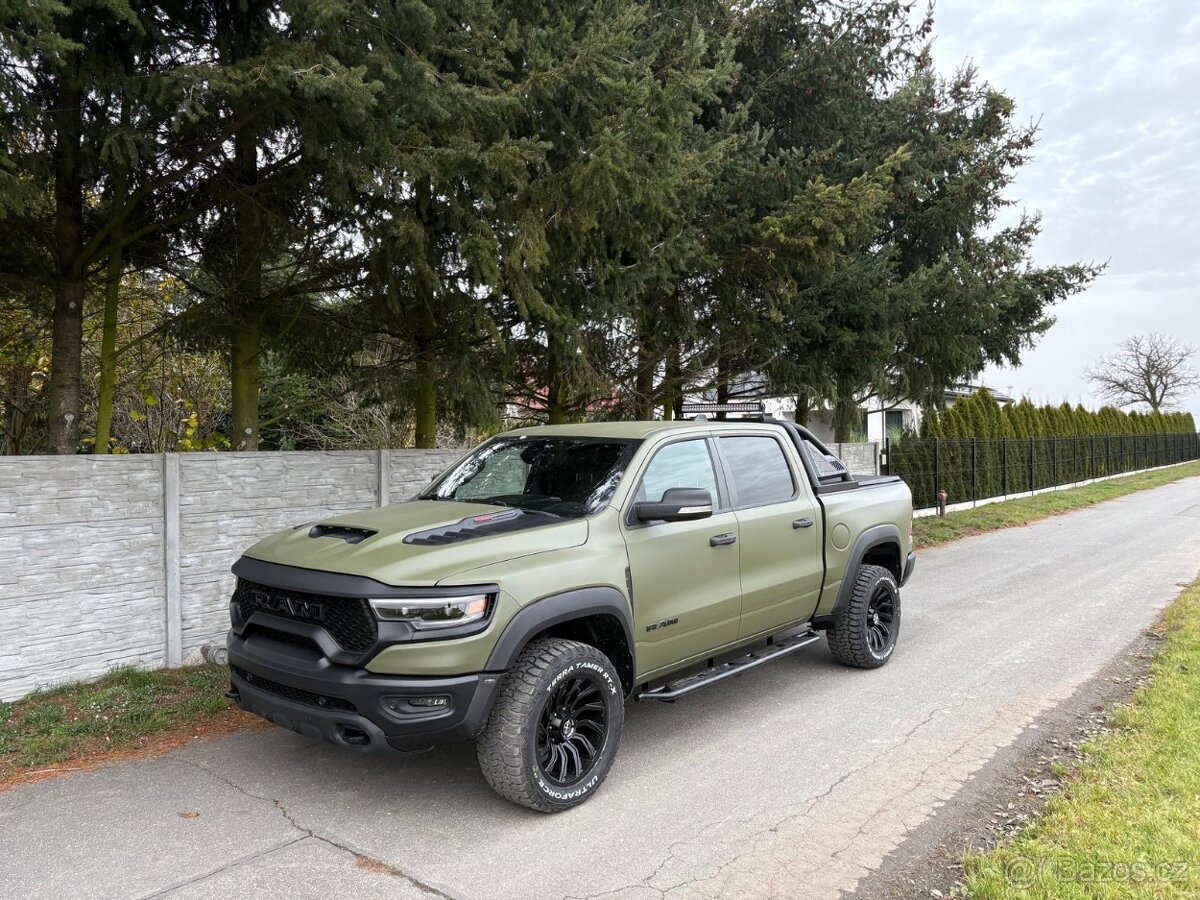 RAM 1500 5.7 hemi TRX body Kit - 16