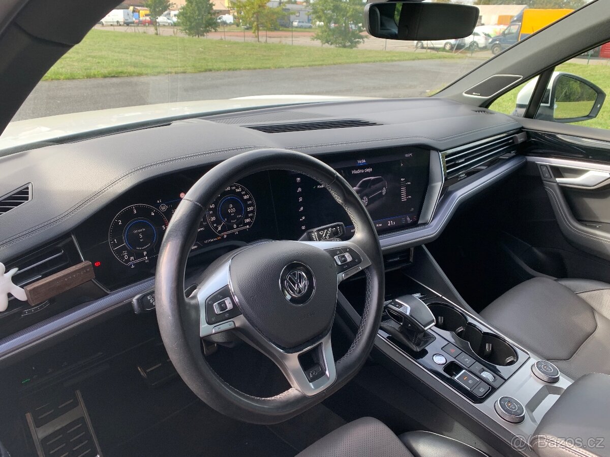 VW TOUAREG 4,0tdi R-line - 16