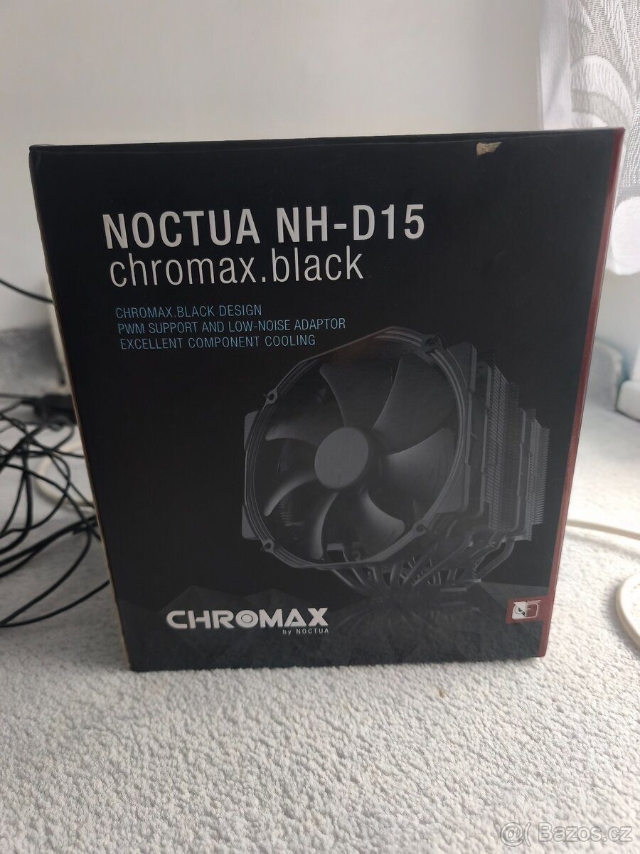 Herní počítač s klávesnicí, monitorem a reproduktory - 16