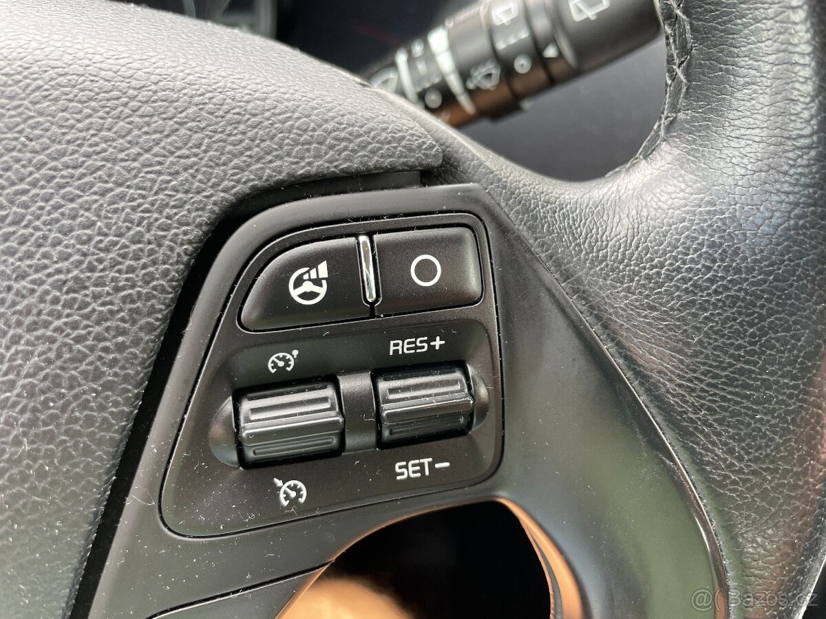 KIa Ceed 1,6 GRDi 100kW - 16