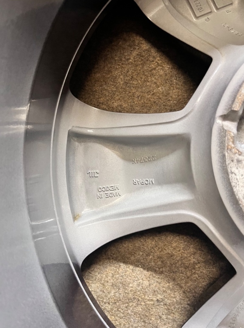 6x139.7 R20 Dodge RAM 1500 5.generace + senzor - TOP - 16