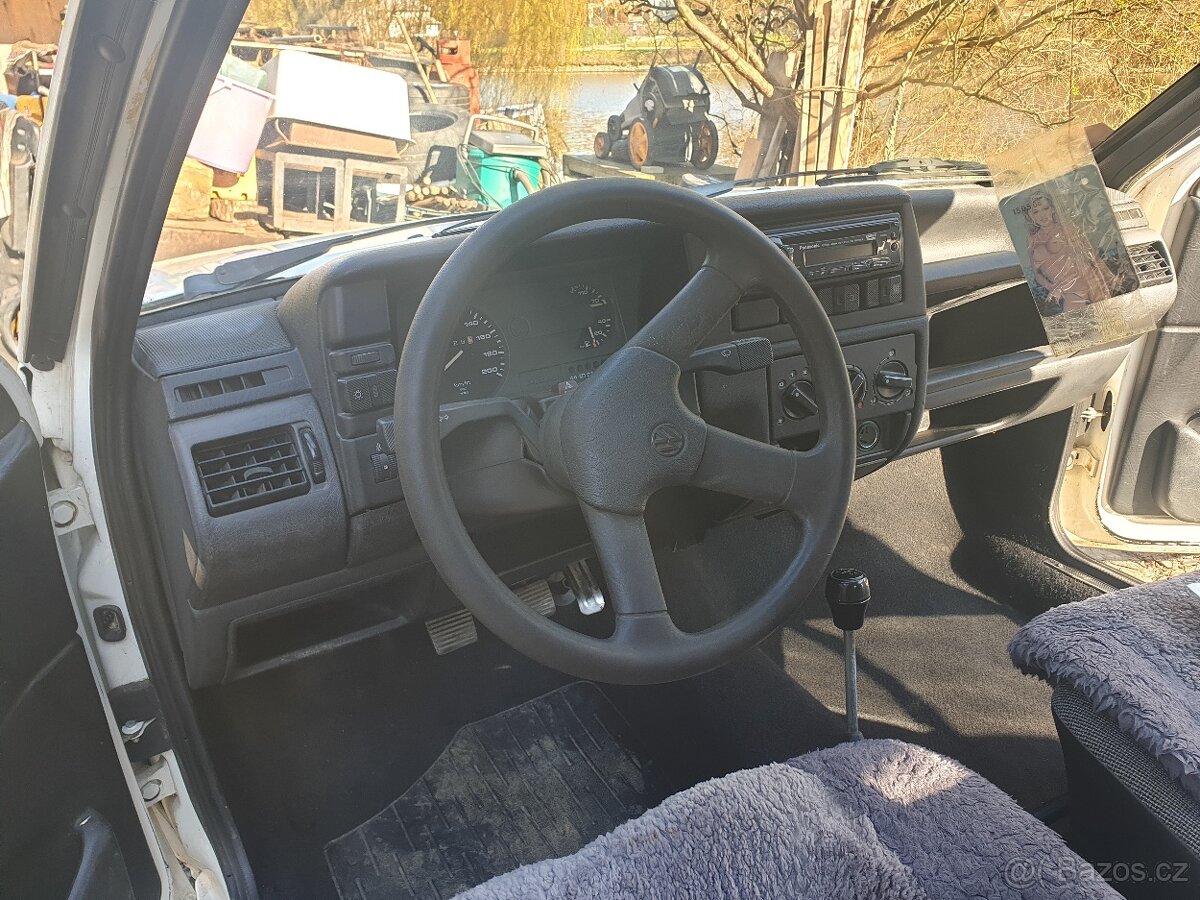 VW polo lkw - dvoumístný - 16