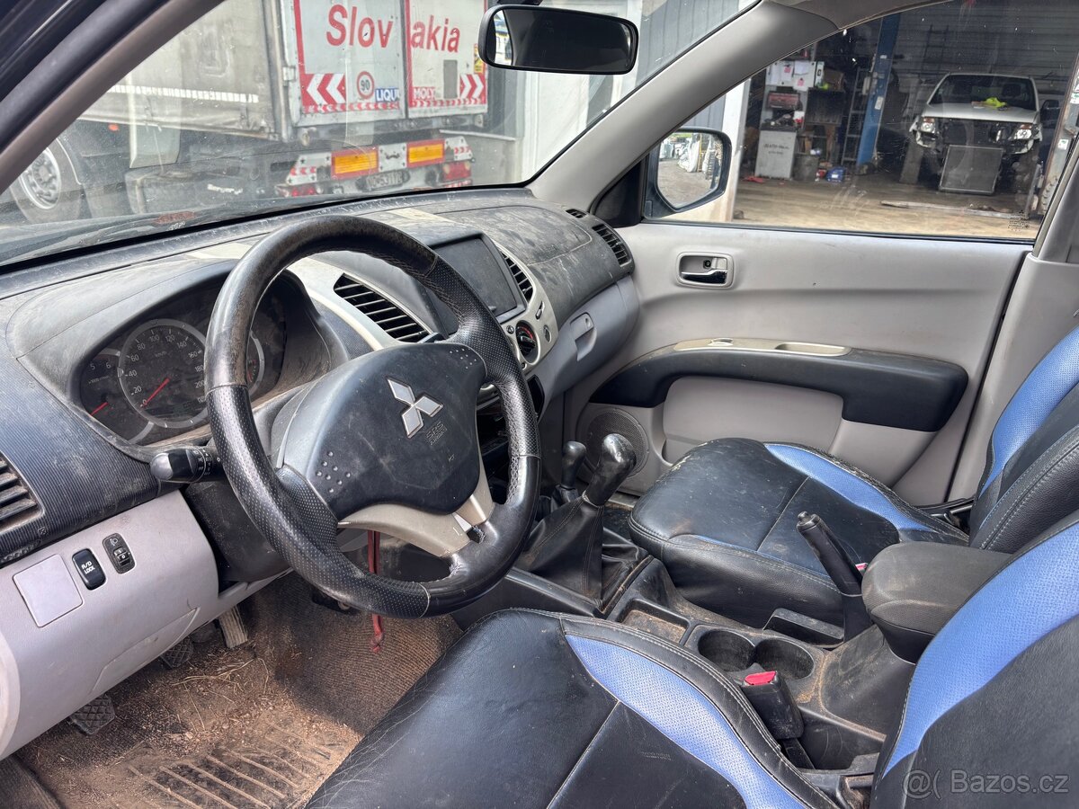 Mitsubishi L200 - 16