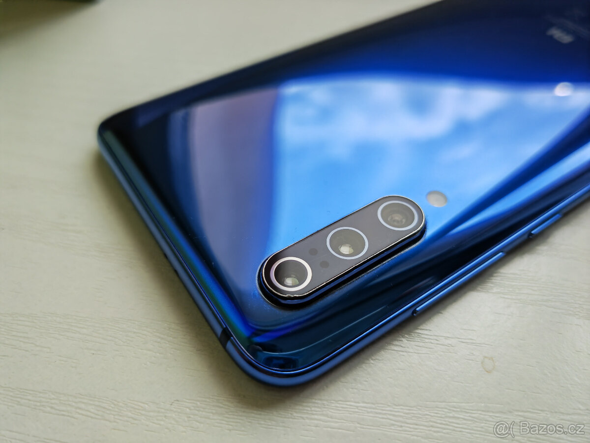 Xiaomi Mi 9 6 / 128 GB Ocean Blue - 16
