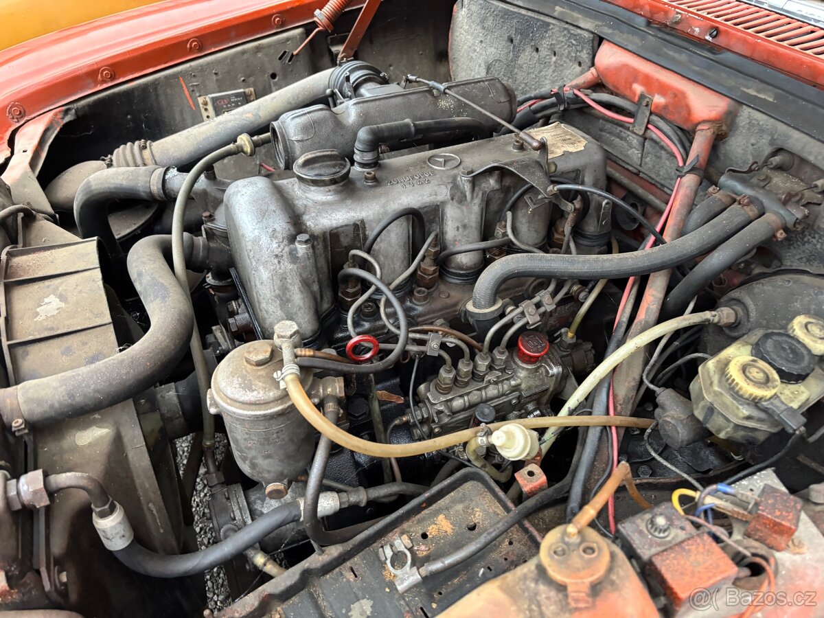 Mercedes Benz 190D - 16