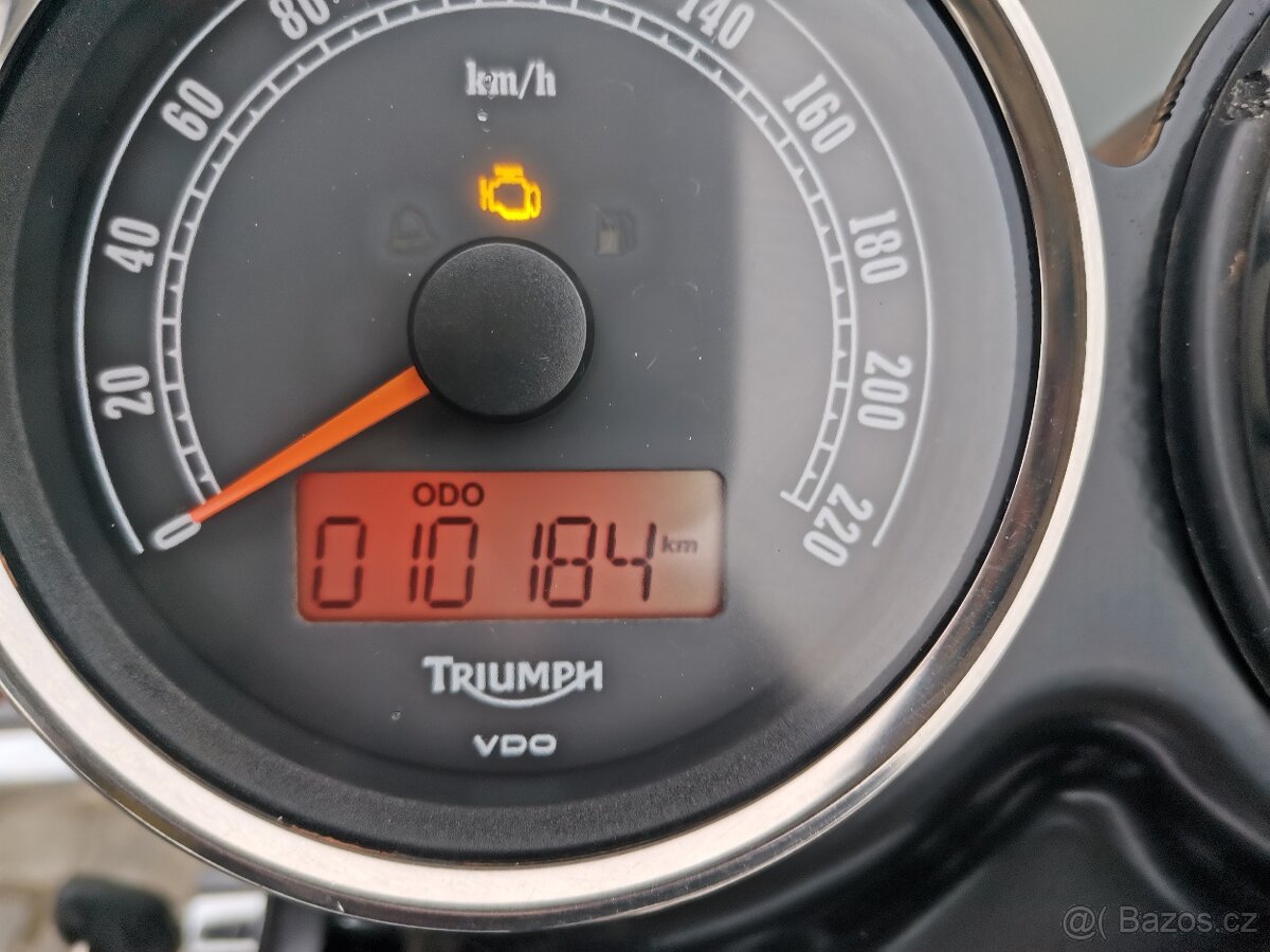 Triumph Bonneville T100 - 16