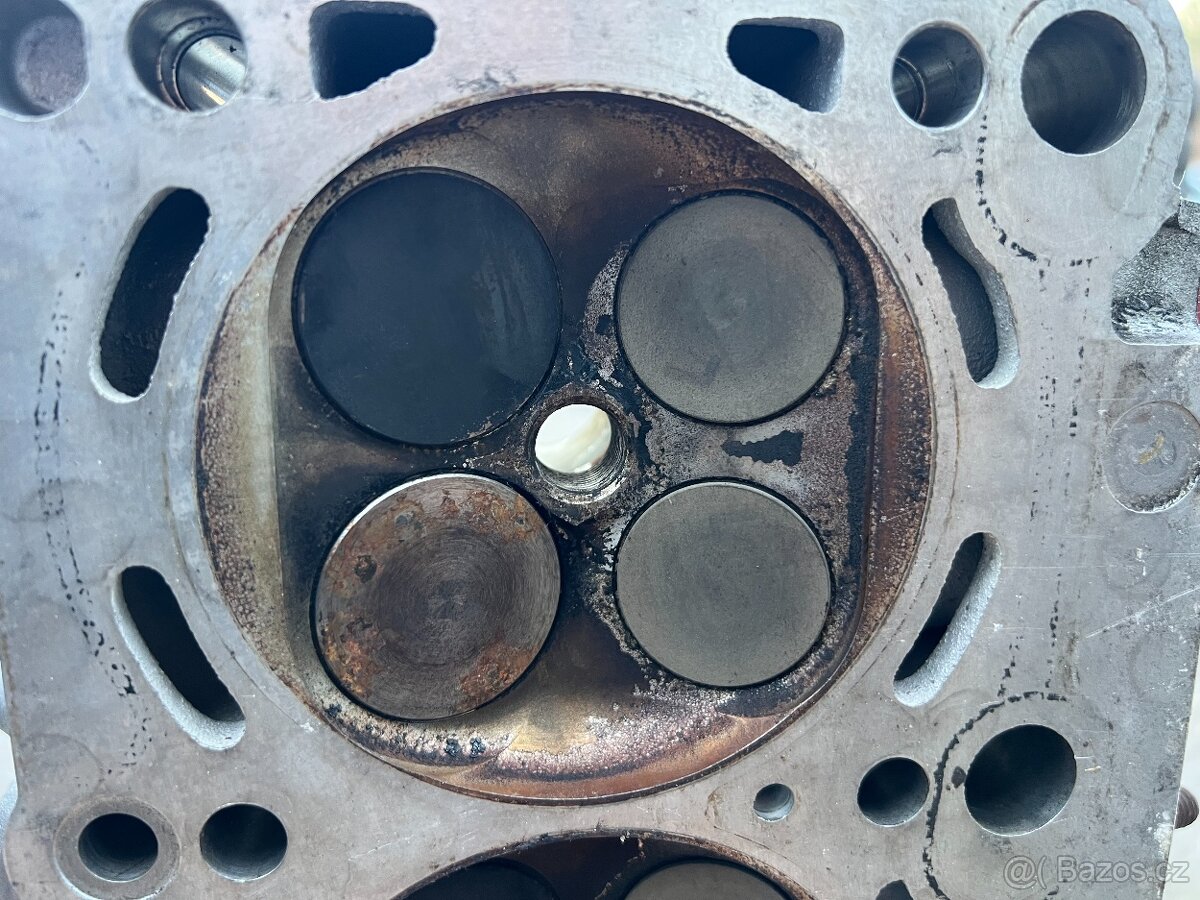 BMW E39 540i M62B44 hlavy motoru - 16