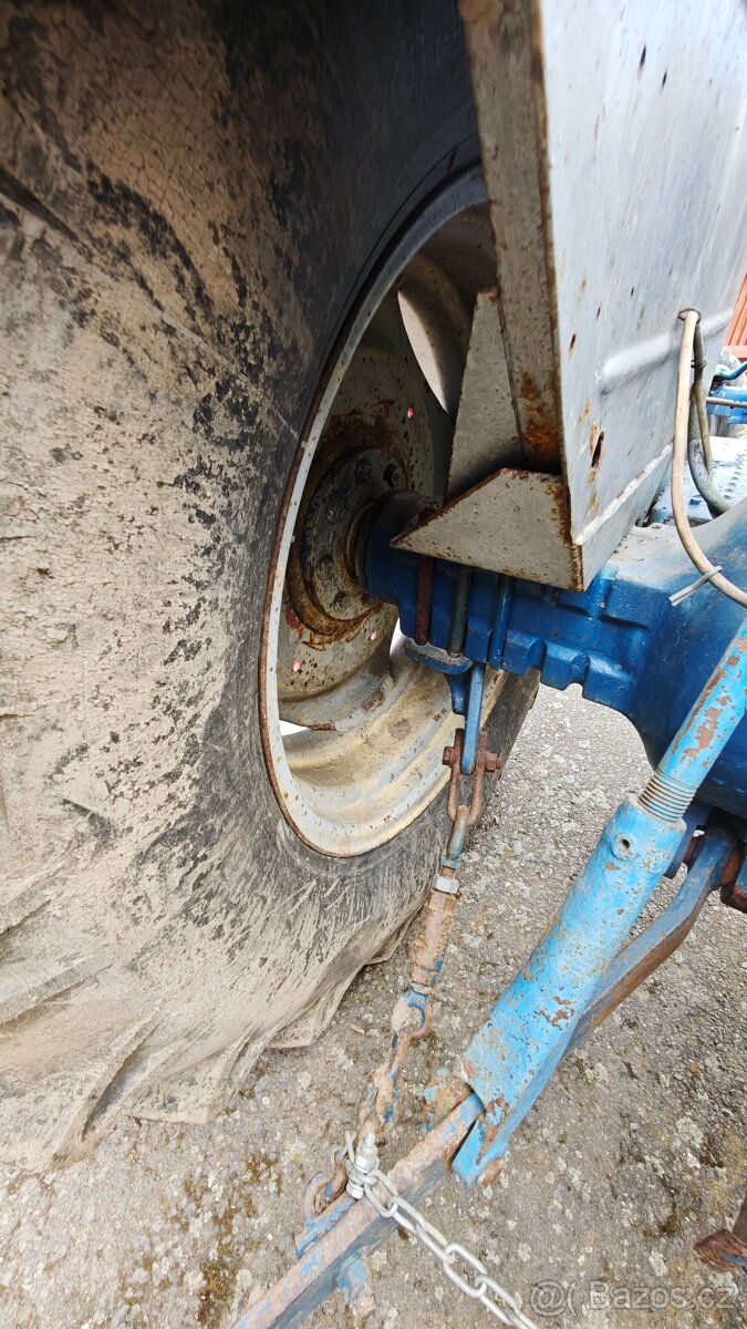 Traktor FORD 5000-8 - 16