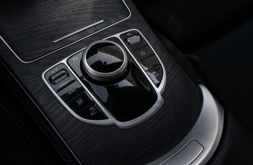 Mercedes-Benz GLC SUV 350 e 4MATIC A/T - 16