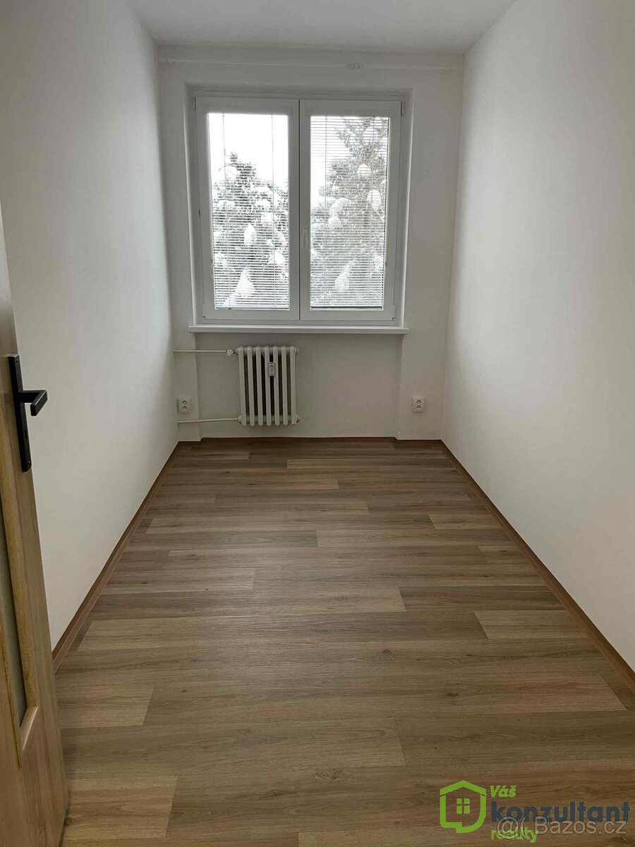 Pronájem prostorného bytu 3+1 s lodžií – 68 m², 3. NP, výtah - 16