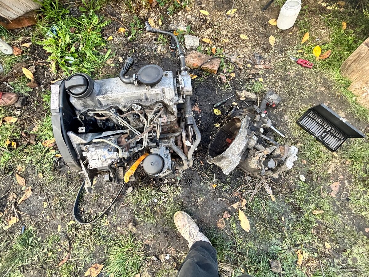 Škoda octavia 1 1.9tdi 66kw předface díly z vozu - 16