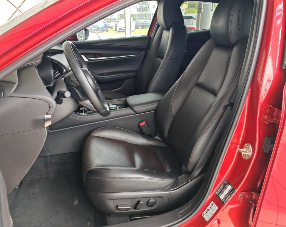 Mazda 3 2.0 Skyactiv G122 Plus A/T - 16
