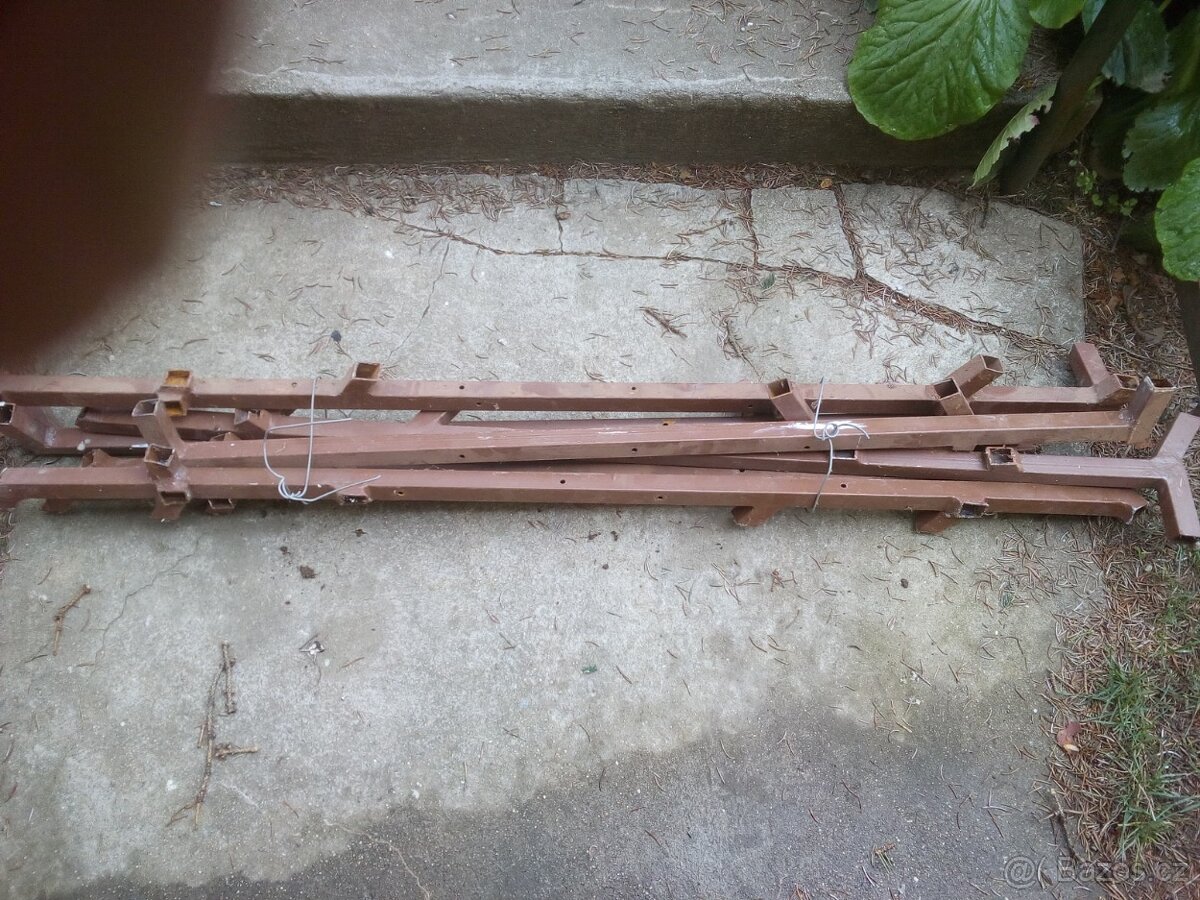 stavební materiál - zbylo ze stavby: - 16