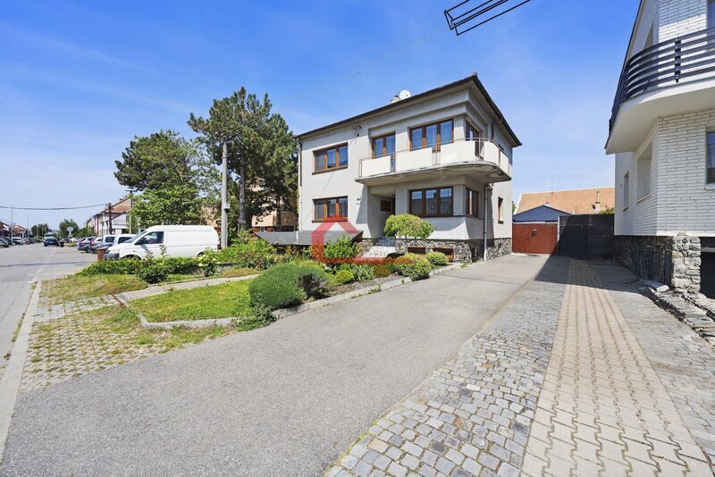 Prodej, patrový rodinný dům Velké Bílovice, možné dvougen.by - 16