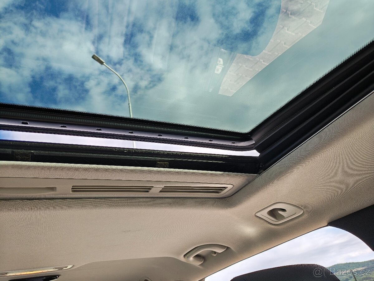 Mercedes-Benz E350 CGI - 16