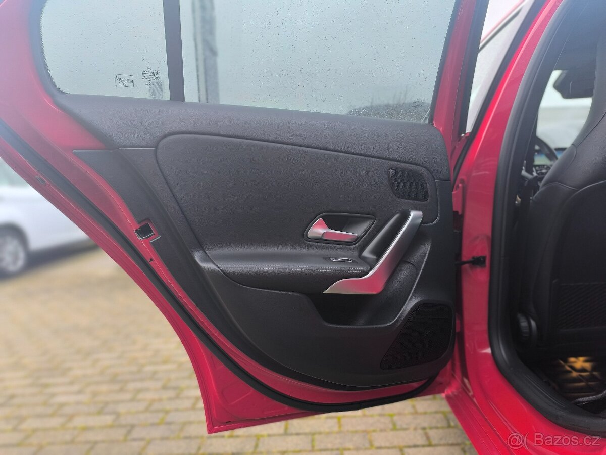 Mercedes-Benz třídy A 220 CDi 4matic Premium+ Business Paket - 16
